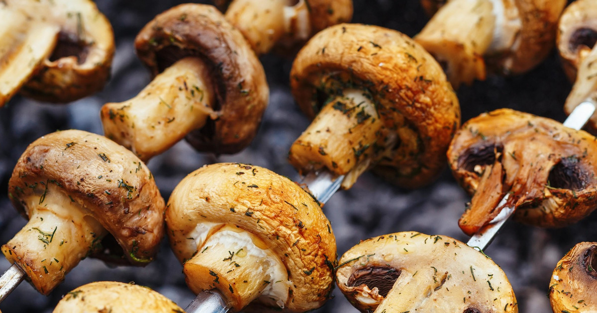 Какие продукты готовят на костре Рецепты приготовления. Что взять на природу из еды кроме шашлыка. Грибы на углях