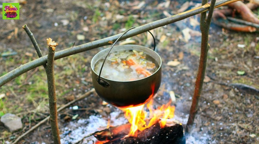 Что приготовить в котелке на костре в походе или на пикнике